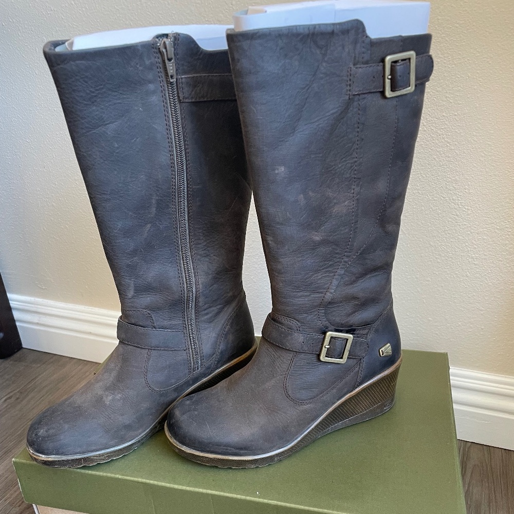 Keen knee high brown wedge boots 7.5